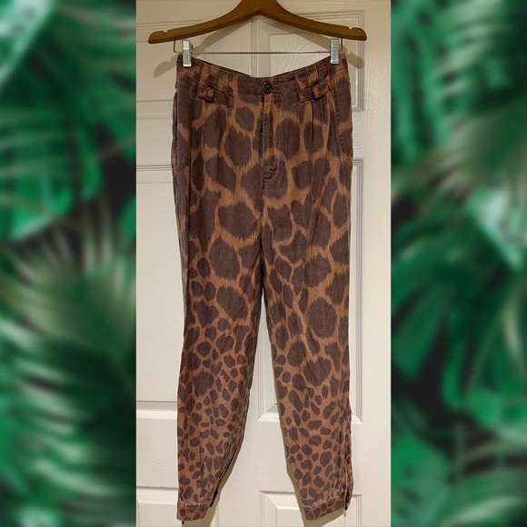 Anthropologie Giraffe Print Joggers - Picture 5 of 15